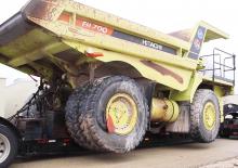 Камиони-самосвали Euclid Hitachi EH 700