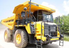 Камиони-самосвали Komatsu HD325-8E0
