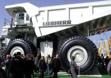 Камиони-самосвали Liebherr T282B