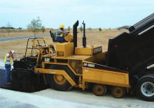 Колесни асфалтополагачи Caterpillar AP800D