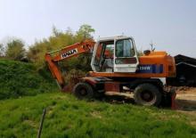 Колесни екскаватори Halla HE 130 W