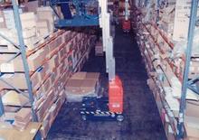 Подемници с единична вертикална мачта JLG 15 DVL