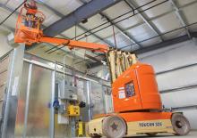 Подемници с единична вертикална мачта JLG 32E