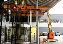 Подемници с единична вертикална мачта JLG-Toucan Toucan 12E Plus