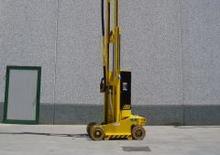 Подемници с единична вертикална мачта AIRO VG 700 E