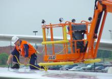 Колесни повдигачи с подвижна стрела JLG 740AJ