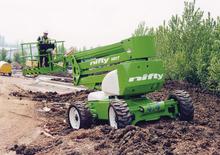 Колесни повдигачи с подвижна стрела Niftylift HR 17