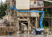 Колесни повдигачи с подвижна стрела Genie Z-60/37 FE 