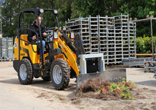 Колесни товарачи Schäffer 2428 SLT