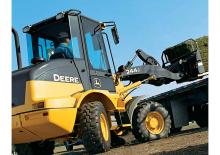 Колесни товарачи John Deere Construction 244 J
