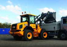 Колесни товарачи JCB 411 BZX