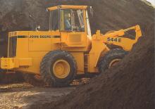 Колесни товарачи John Deere Construction 444 E