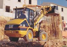 Колесни товарачи Caterpillar 902