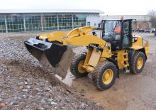 Колесни товарачи Caterpillar 918M