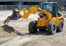 Колесни товарачи Mecalac AS 150 e