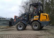Колесни товарачи Giant G2500HD