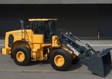 Колесни товарачи Hyundai HL955