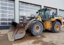 Колесни товарачи Bell L2606E