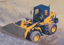 Колесни товарачи Kobelco LK350