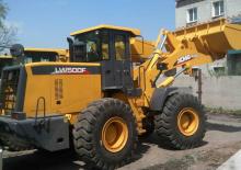Колесни товарачи XCMG LW500F