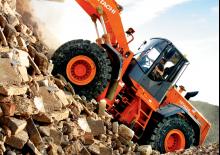 Колесни товарачи Hitachi LX 210 E
