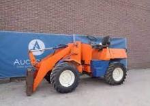 Колесни товарачи Kubota R400