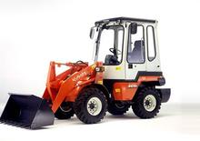 Колесни товарачи Kubota R420α