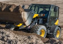 Колесни товарачи Komatsu WA70-7 