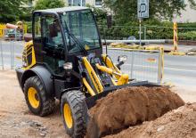 Колесни товарачи Komatsu WA80M-7