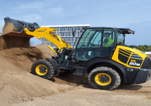 Колесни товарачи Komatsu WA80M-8E0