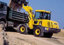 Колесни товарачи Komatsu WA95-3