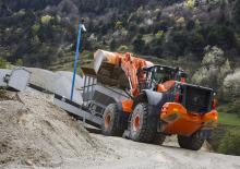 Колесни товарачи Hitachi ZW 330-5