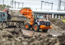 Колесни товарачи Hitachi ZW180PL-6