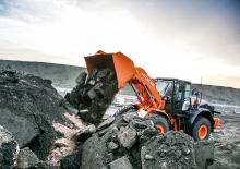 Колесни товарачи Hitachi ZW220-6
