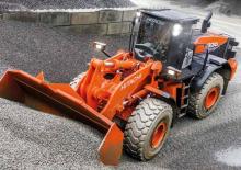 Колесни товарачи Hitachi ZW330-6
