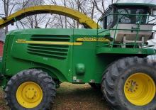 Комбайн за фураж 2-WD (задвиждане на две колела) John Deere 7400