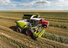 Комбайн за фураж 4-WD (задвиждане на четирите колела) Claas Jaguar 850