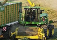 Комбайн за фураж 4-WD (задвиждане на четирите колела) John Deere 7550 i ProDrive-ASR