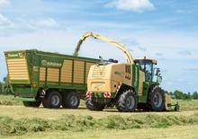 Комбайн за фураж 4-WD (задвиждане на четирите колела) Krone BiG X 700