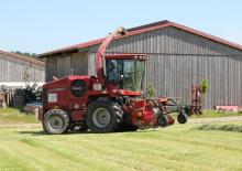Комбайн за фураж 4-WD (задвиждане на четирите колела) Case IH CHX 420