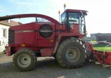 Комбайн за фураж 4-WD (задвиждане на четирите колела) Case IH CHX 420