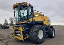 Комбайн за фураж 4-WD (задвиждане на четирите колела) New Holland FR 9090