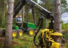 Колесни харвестъри John Deere 1070 G