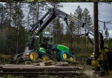 Колесни харвестъри John Deere 1070 G