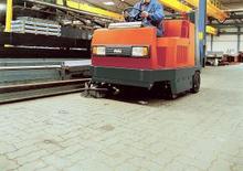 Компактни машини за метене Hako Jonas 1450 D