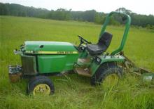 Косачки за трева и градински трактори John Deere 856