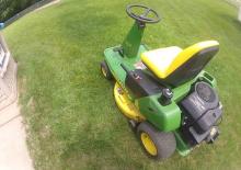 Косачки за трева и градински трактори John Deere GX85