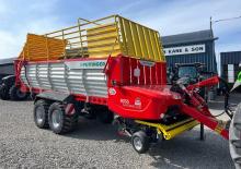 Къси ремаркета за силаж Pöttinger Boss 3240