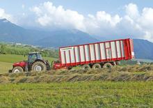 Къси ремаркета за силаж Pöttinger Jumbo 10010 D