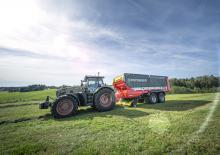 Къси ремаркета за силаж Pöttinger Jumbo 8380 DB